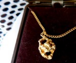 gold nugget on chain view